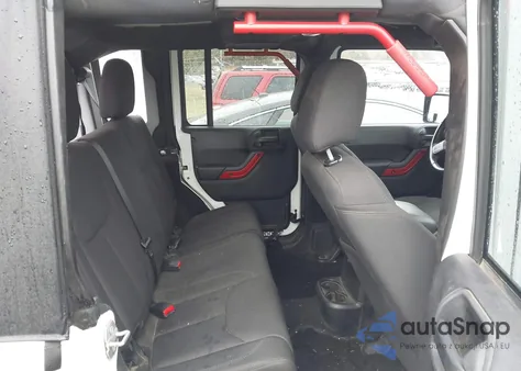 2015 Jeep Wrangler Unlimited Sport z USA, uszkodzony, nr VIN 1C4BJWDG1FL718017